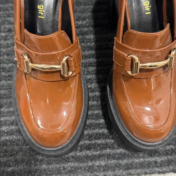 Madden Girl
Kiiera Platform Tailored Lug Sole Heeled Loafers - Picture 4 of 8